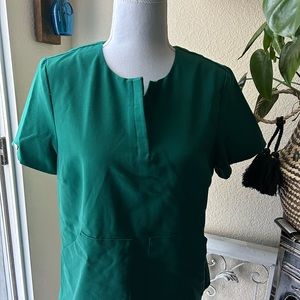 Figs scrub top. Hunter green. Size small. Worn once.
